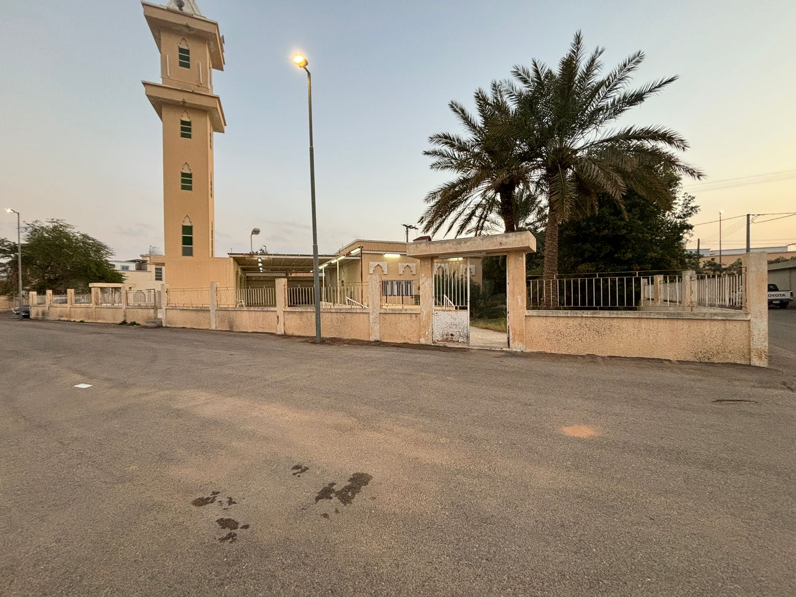 بإشراف جمعية محراب للعناية بالمساجد وخدماتها بأشيقر البدء في أعمال ترميم وصيانة وتجديد مسجد اللهيب